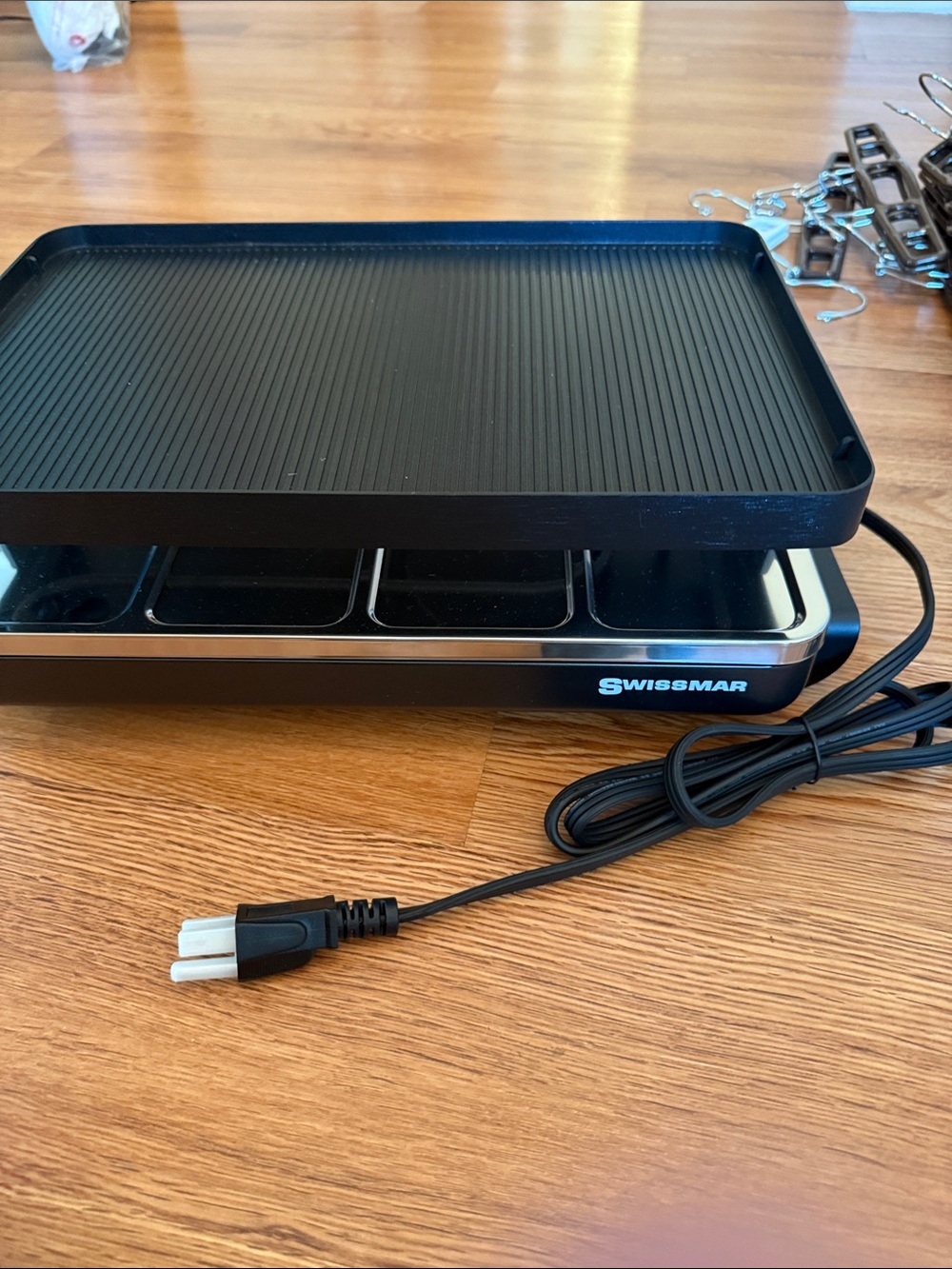Black 8-Person Raclette Party Grill - Picture 4 of 4